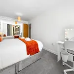 Canary Wharf Apartment