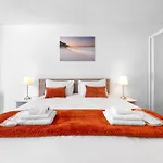 Canary Wharf Apartment