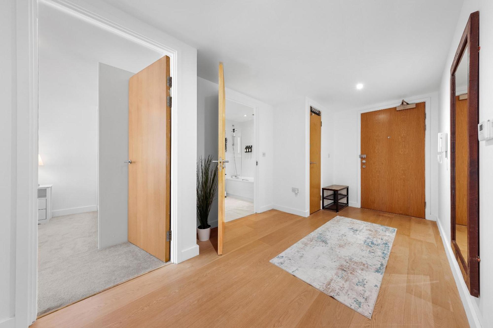 Canary Wharf Apartment