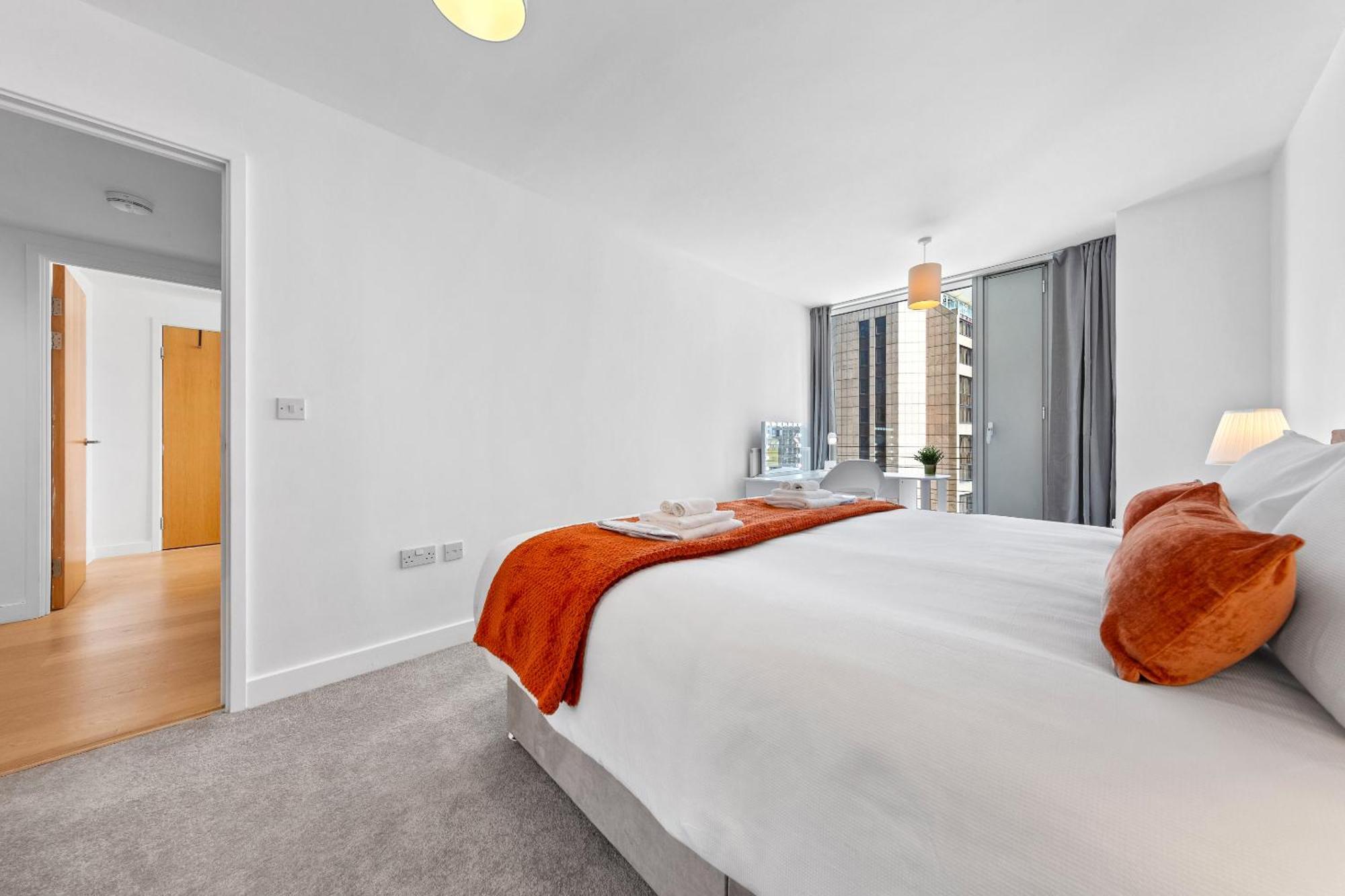 Canary Wharf Apartment *