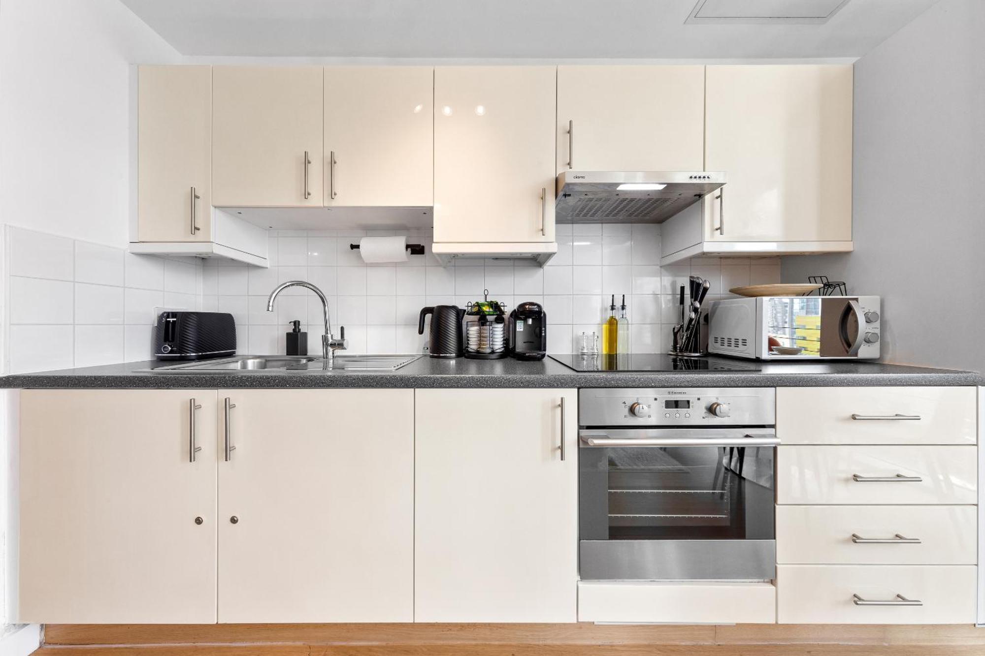 Canary Wharf Apartment London